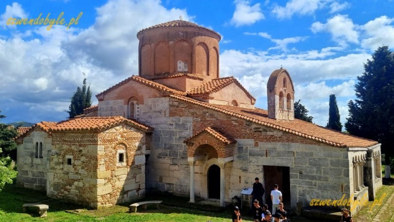 Albania, Apollonia Iliryjska. Kościół Zaśnięcia NMP z XIII wieku. 20240504_152024-ink