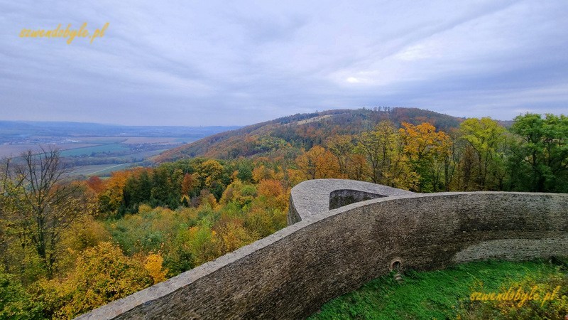 Czechy, zamek Helf&scaron;t&yacute;n. Widok na okolicę. 20241026_100713-ink