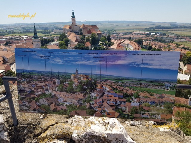 Mikulov, Kozí hrádek - widok na zamek.