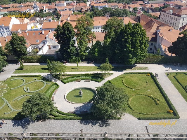 Mikulov, widok z tarasu zamku na ogrody.