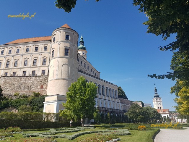 Zamek w Mikulovie, widok od strony ogrodów,