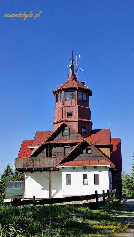 Czechy, Szumawa. Schronisko z wieżą widokową na górze Pancíř (1214 m npm). 20250621_082741-ink