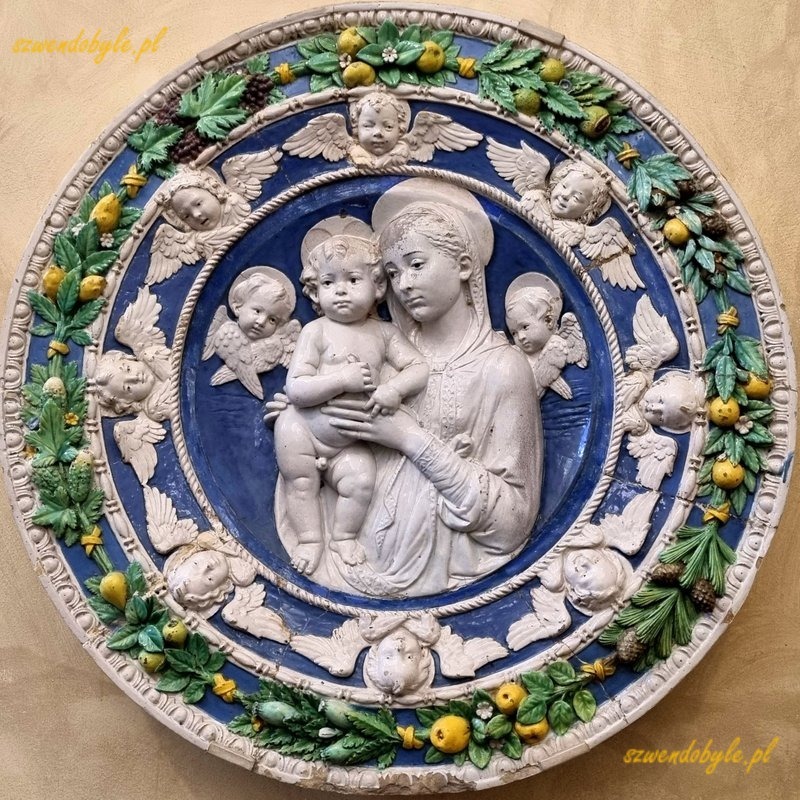 Praga, Pałac Sternberg&oacute;w. Renesansowe ceramiczne tondo przedstawiające Matkę Boską z Dzieciątkiem. 20251226_145956-ink