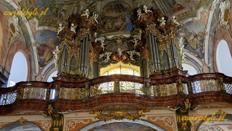 Praga, Loreta czyli kompleks pielgrzymkowy epoki baroku. Ch&oacute;r i organy w kościele Narodzenia Pańskiego. 20251226_105820-ink