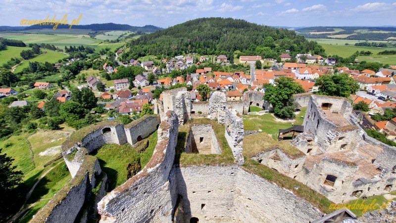 Rabí,Czechy. Widok z zamku na miasteczko i okolicę. 20250619_133347-ink