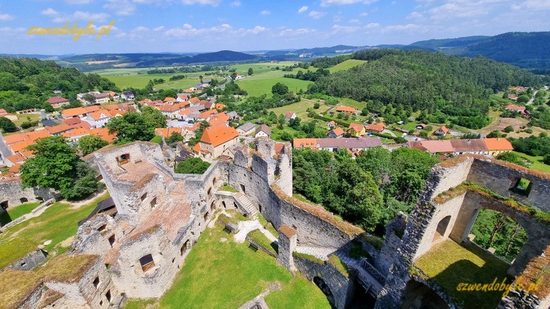 Rabí,Czechy. Widok z zamku na miasteczko. 20250619_134456-ink