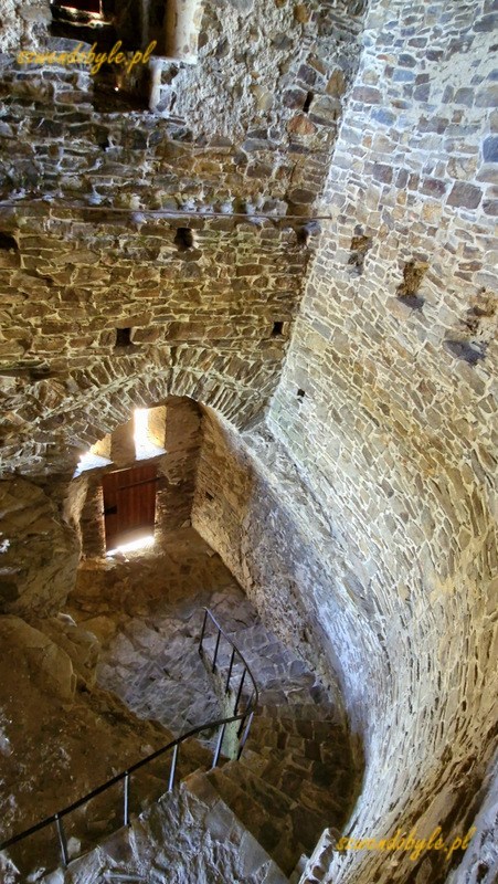 Zamek Velhartice, Czechy. Wnętrze wieży mieszkalnej. 20250620_122247-ink