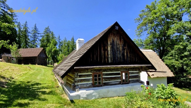 Velhartice, Czechy. Chałupa w skansenie pod zamkiem. 20250620_134253-ink