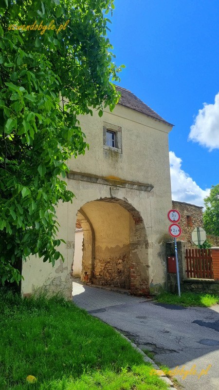 Znojmo - Hradiště,brama miejska. 20240601_105451-ink