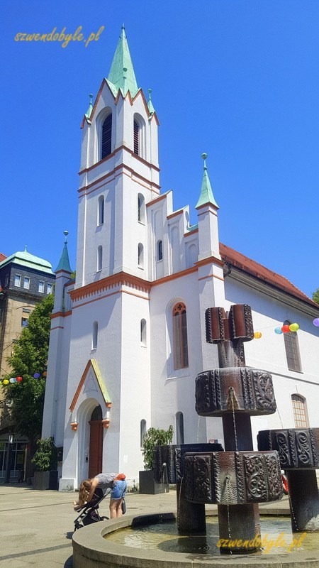 Cottbus, biały kościół zamkowy (Schlosskirche). 20240626_132622-ink