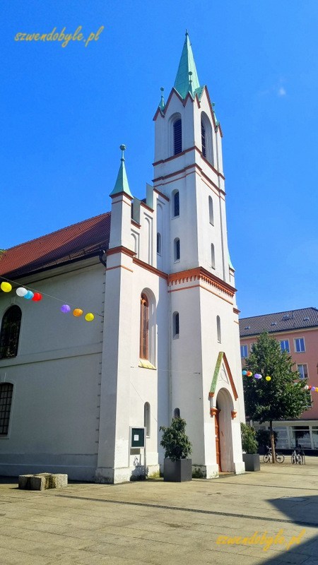 Cottbus, biały kościół zamkowy (Schlosskirche). 20240626_154808-ink