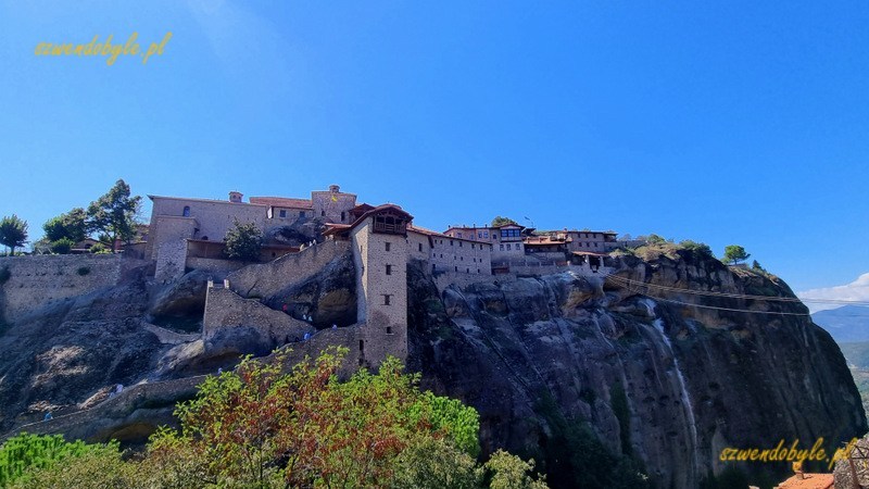 Grecja, Meteory. Widok z dołu na klasztor wielkiego meteora. 20240923_135020-ink