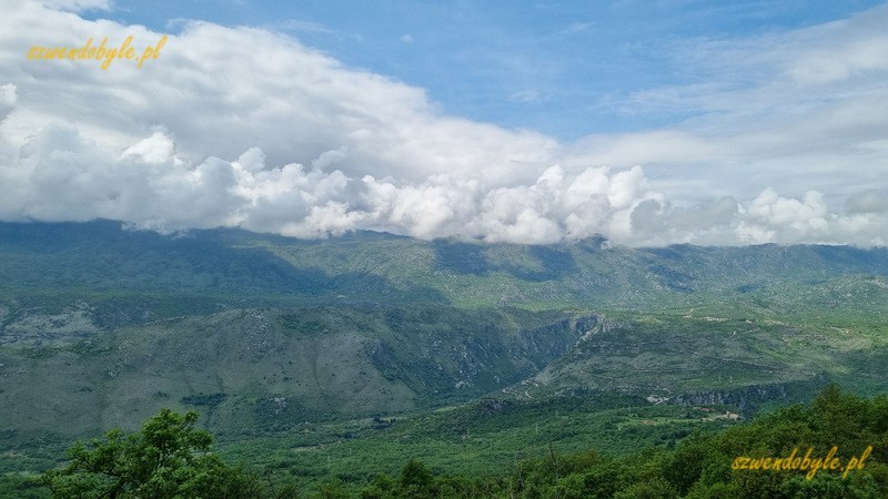 Czarnogóra, widok z drogi do monastyru Ostrog. 20250426_123634-ink