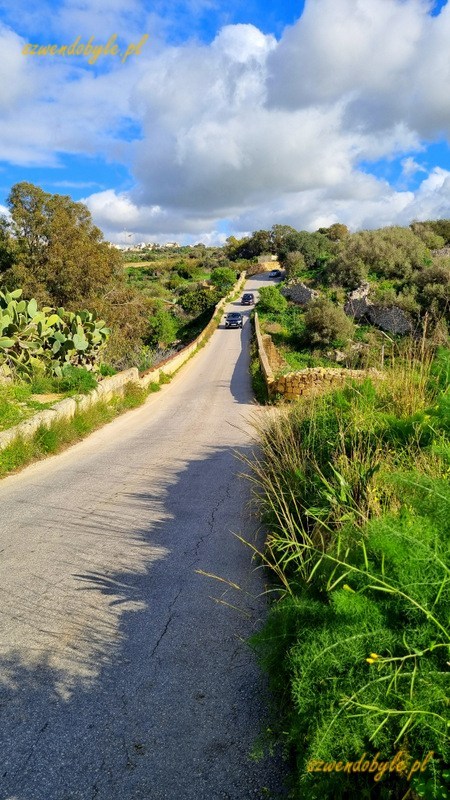 Malta, wąski most na drodze w kierunku Rabatu. 20250308_152710-ink