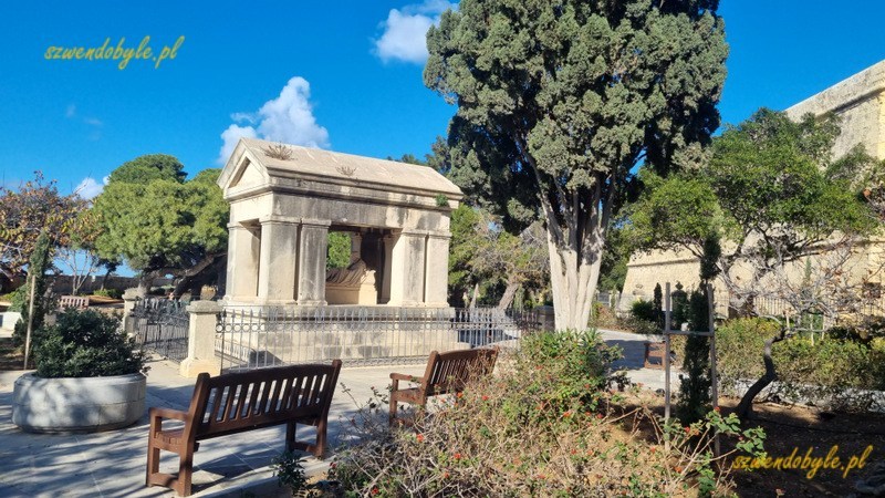 Malta, Valletta. Pomnik-grobowiec Lorda Hastingsa.