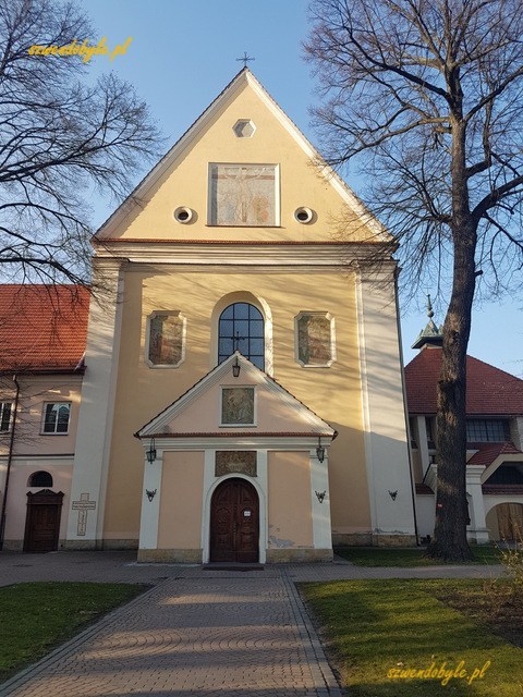 Jarosław, kościół pw. Trójcy Przenajświętszej, klasztor franciszkanów.