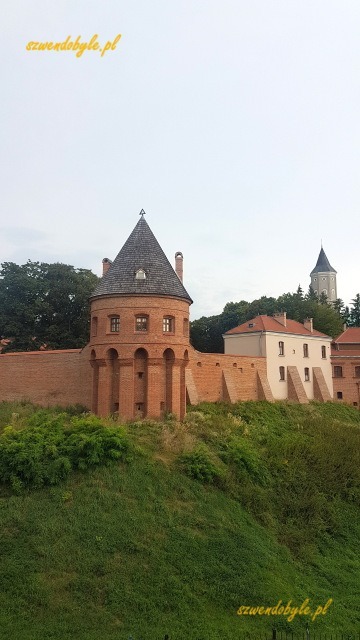 Jarosław, widok na klasztor benedyktynek.