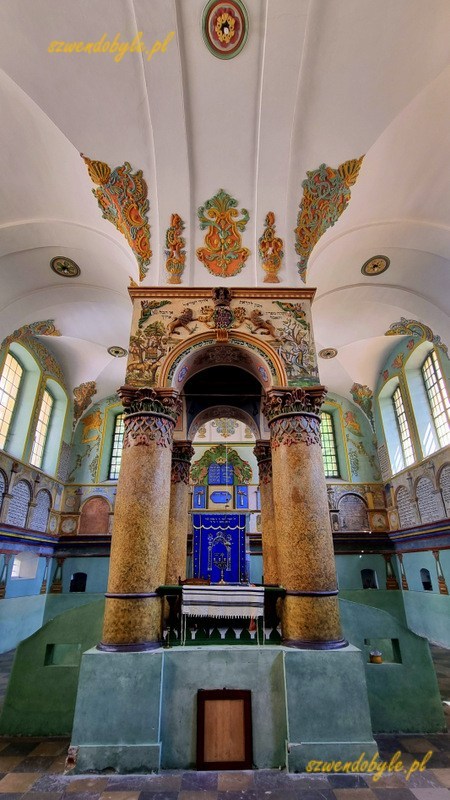 Podkarpacie, Łańcut. Wnętrze synagogi. Bima. 20250730_130721-ink