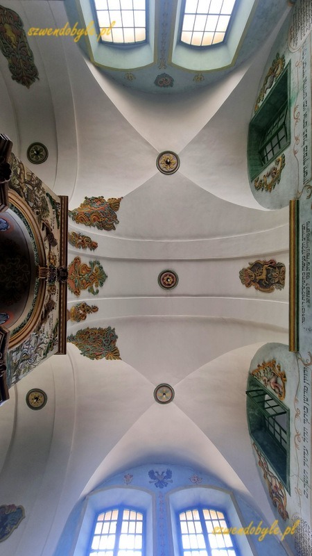Podkarpacie, Łańcut. Wnętrze synagogi. Widok na sufit. 20250730_132616-ink