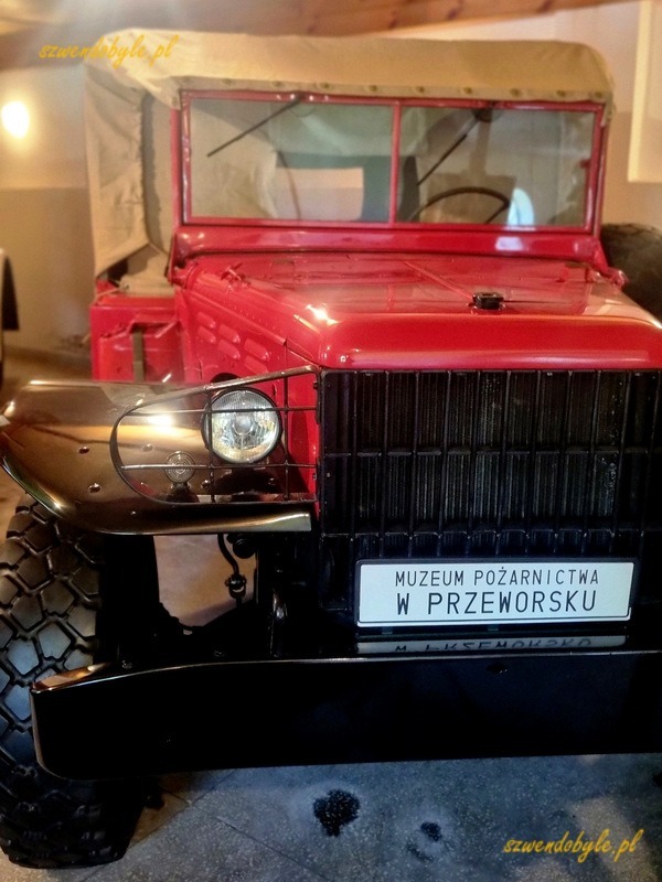 Przeworsk, Muzeum Pożarnictwa. Odrestaurowany Dodge WC 51. 20240412_132616-ink