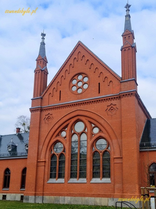 Gliwice, dom przedpogrzebowy na cmentarzu żydowskim.