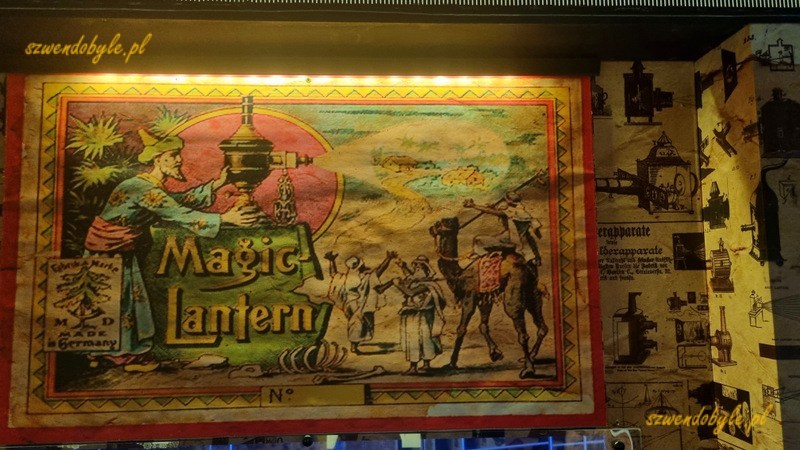 Kielce, Muzeum Zabawek i Zabawy. Stary plakat reklamujący "Magic Lantern".