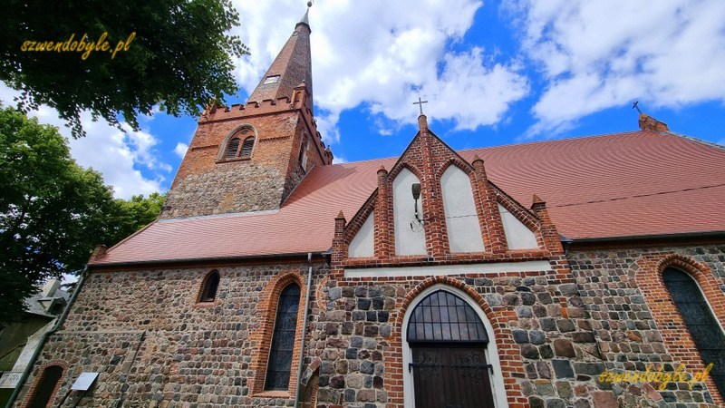 Trzcińsko-Zdrój, kościół Matki Boskiej Nieustającej Pomocy. 20240625_144602-ink