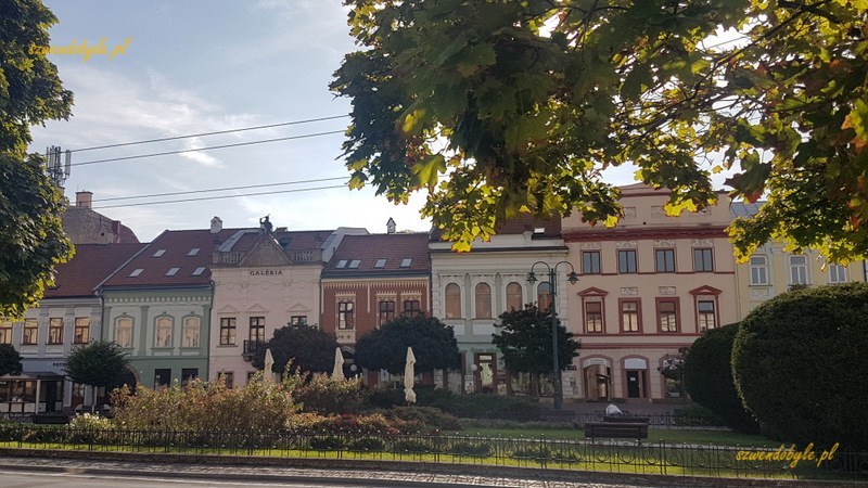 Preszów, ulica Hlavna. Ciąg kamienic.